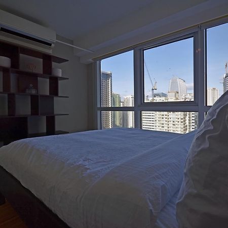 Victoria Soho Suites Манила Екстериор снимка