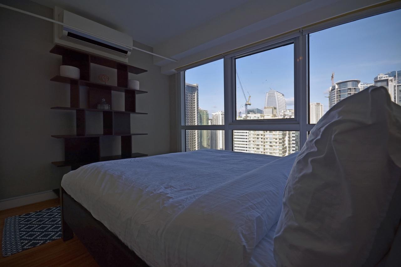 Victoria Soho Suites Манила Екстериор снимка