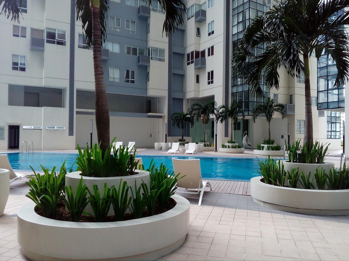 Victoria Soho Suites Манила Екстериор снимка