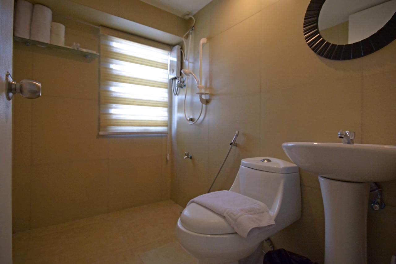 Victoria Soho Suites Манила Екстериор снимка
