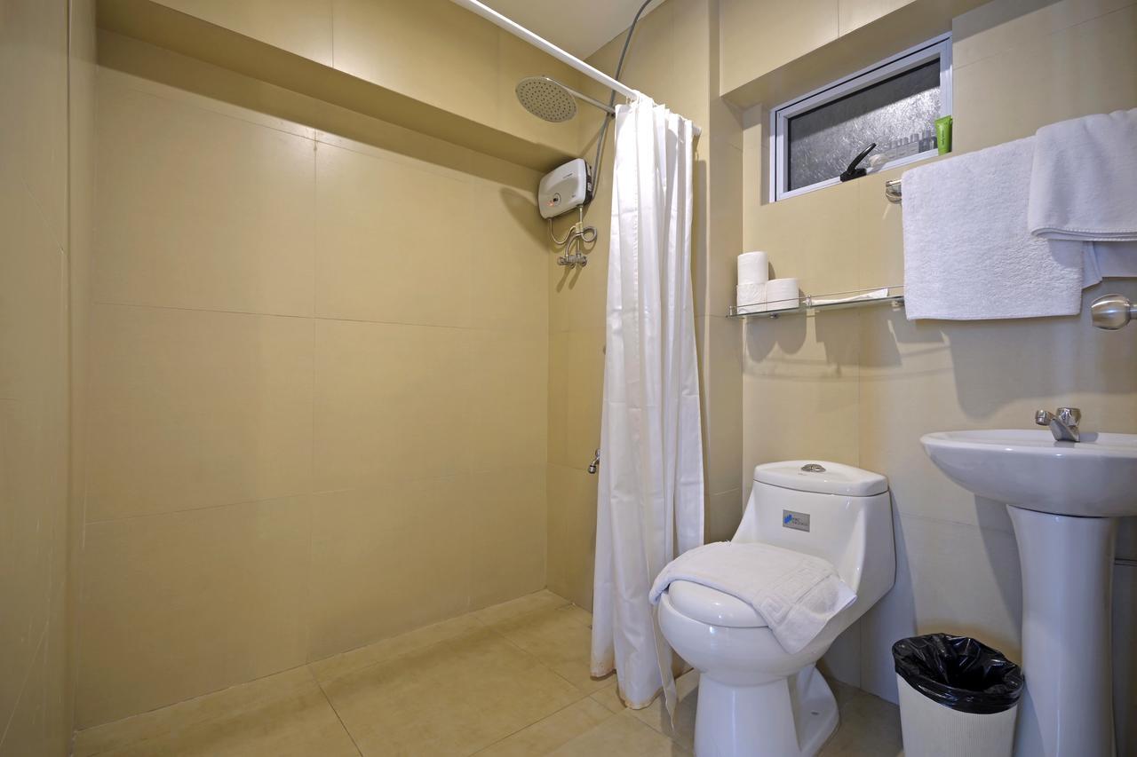 Victoria Soho Suites Манила Екстериор снимка